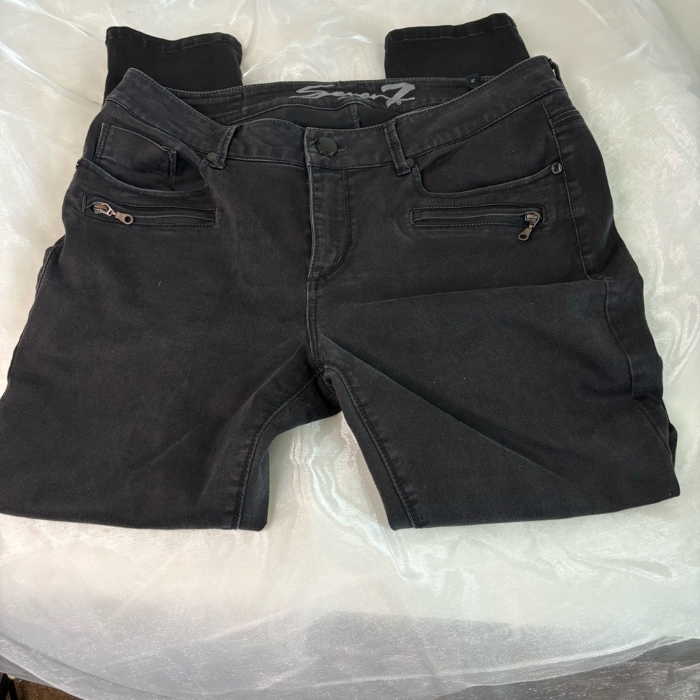 Seven7 women’s Black Jeans! Zipper front Size16 legging Jeans! - Picture 2 of 8